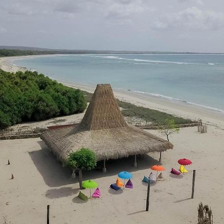 Costa Beach Resort & Club Waingapu 外观 照片