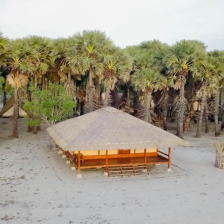 Costa Beach Resort & Club Waingapu 外观 照片